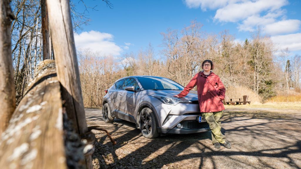 Bilar99, Outi Lintuaho